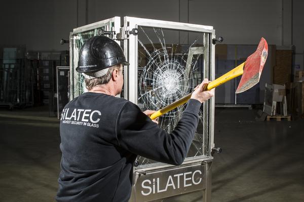 Live-Demo-EinbruchAxt